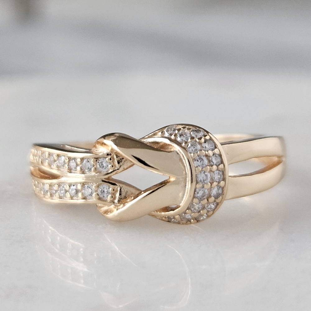 Elegant Gold and Silver Women's Ring